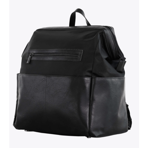 BÉIS 'The Diaper Backpack' in Black - Black Diaper Bag & Diaper Backpack