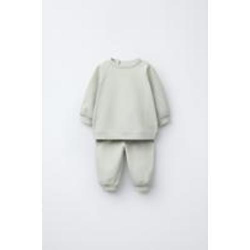 SWEATSHIRT AND JOGGER PANTS MATCHING SET - Light green | ZARA United States