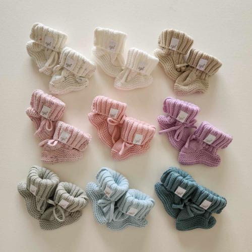 Newborn Booties- Newborn Knitwear, Birth Announcement Outfit, Baby Shower Gift 0-6 mos