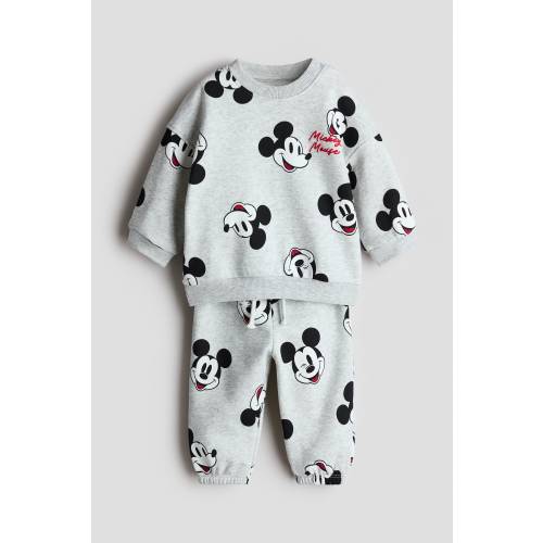 2-PIECE PRINTED SWEATSHIRT AND JOGGERS SET