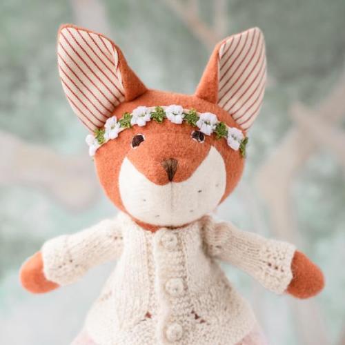 Hazel Village - Flora Fox