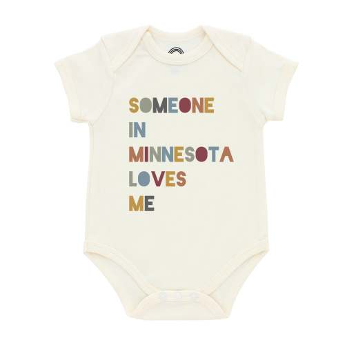 New Someone in Minnesota Loves Me Short Sleeve Baby Onesie