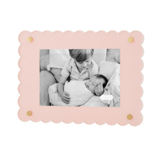 Scalloped Acrylic Frame Pink
