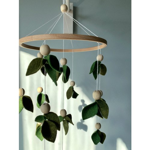 Forest baby mobile, leaf crib mobile, green floral baby mobile, hanging mobile, wooden crib mobile, green mobile