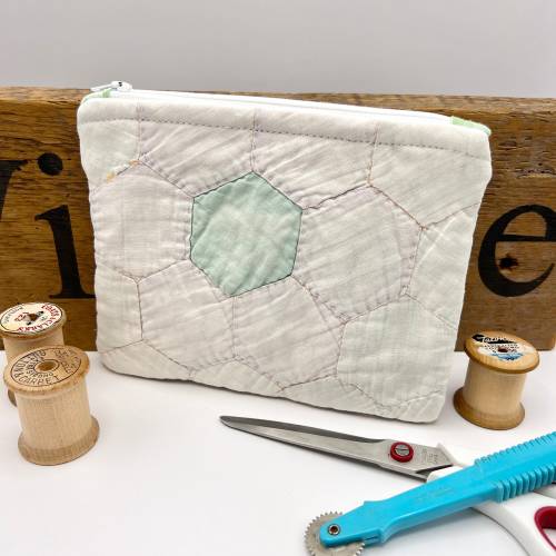Vintage Flower Garden Quilt Zippered Pouch / Hexagon Flower Quilt Zipper Bag / Vintage Grandmothers Flower Garden Quilt