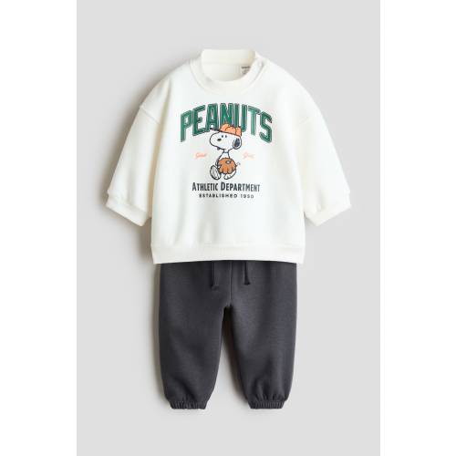 2-PIECE PRINTED SWEATSHIRT AND JOGGERS SET