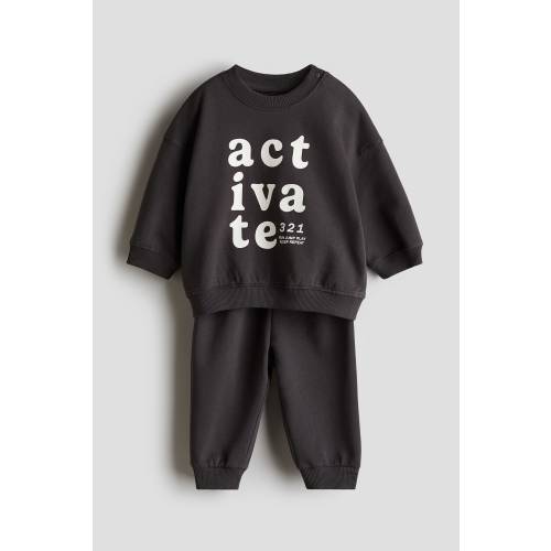 2-PIECE SWEATSUIT