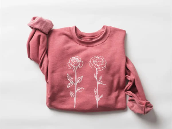 Birth Month Birth Flower Sweatshirt, Personalize Mom Gift, Mothers Day Gift, Custom Flowers Mom Shirt, Plant Lover Mom Gift, Floral Mom Gift