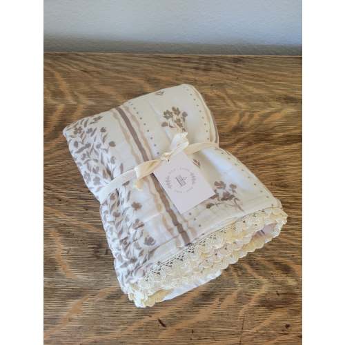 Lettie Floral QUILTED 6 Layer Gauze Blanket