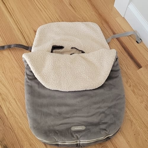 JJ Cole Bundle Me Car Seat Bunting Bag, Excellent Condition!!