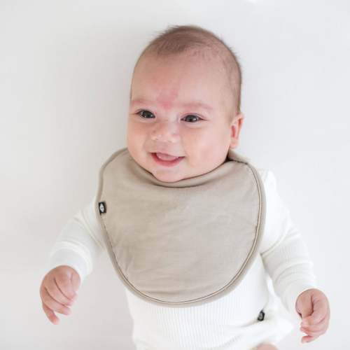 Cushy Bib in Almond