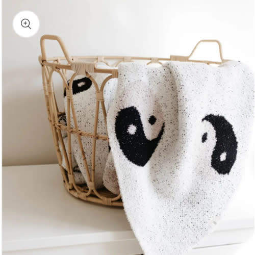 Plush Blanket | Black & White Yin Yang