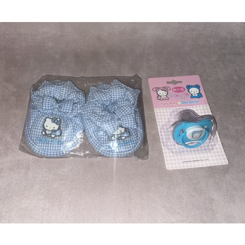 Vintage 02-03 Sanrio Hello Kitty And Baby Dear Daniel Pacifier And Booties Set.