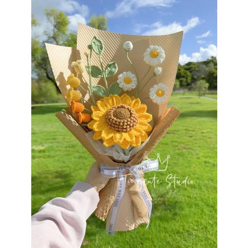 Crochet Flowers bouquet/Sunflower bouquet /flowers/gift for her/unquie Bouquet /graduation gift /birthday gift /mothers day/valentines day