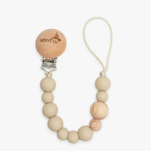 Ninni Co. Toffee Brown Pacifier Clip