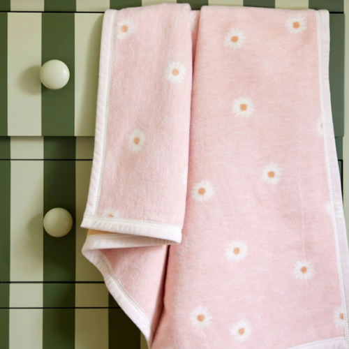 Lazy Daisies Mini Blanket