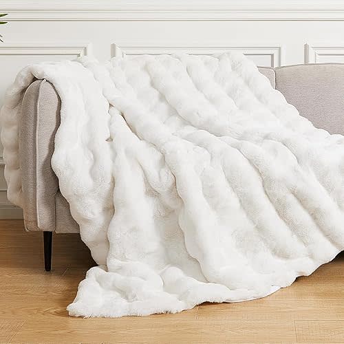 White Faux Rabbit Fur Throw Blanket for Bed Living Room 50x60 Thick Soft Throw Blanket Fluffy Bed Furry Best Housewarming Home Gifts 860 GSM