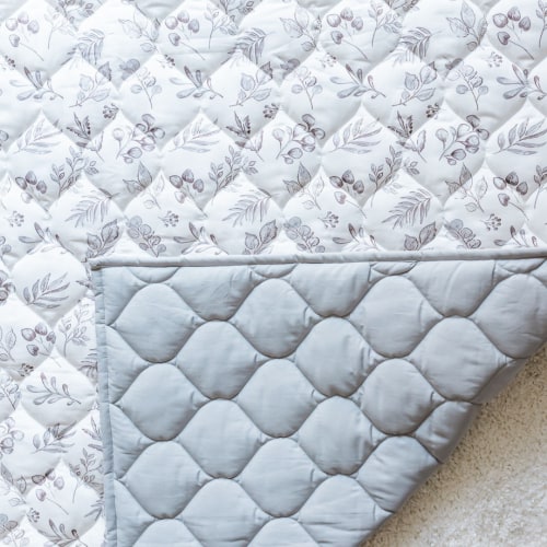 Lovely Leaves Grey Quilted Playmat