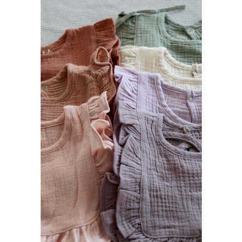 The keepsake ruffle bib – Hilo and Bobbin