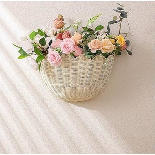 Scalloped Hanging Wicker Baskets for Wall, Scalloped Home Decor, Hanging Woven Rattan Wall Basket for Flowers Front Door Bathroom Storage (Natural)