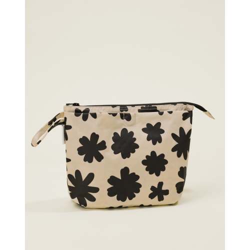 Quick Change Kit Bag Diaper Clutch Baby Bag With Changing Mat | Cream Chamomiles - Storq by Kindred Bravely