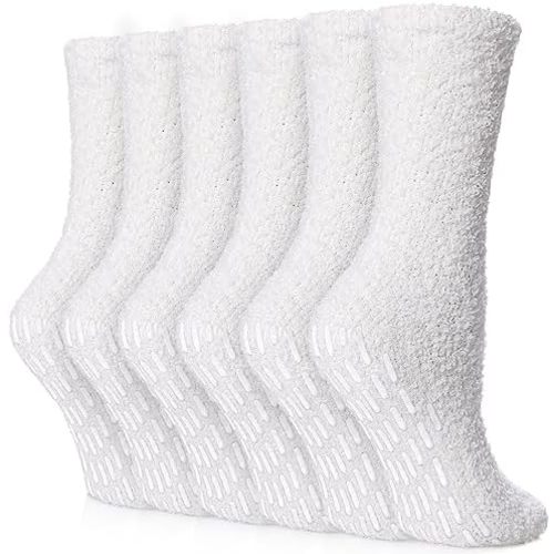 FNOVCO Non Slip Socks for Women Winter Warm Cozy Fuzzy Slipper Socks Soft Fluffy Hospital Socks with Grips