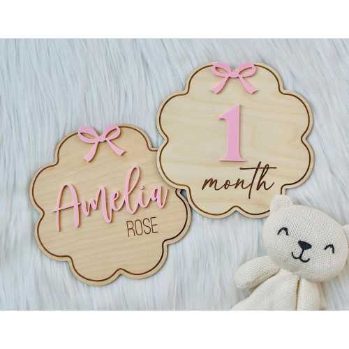 Baby Girl Monthly Milestone, Pink Bow Milestone Marker, Baby Girl Name Sign with Bow, Interchangeable Milestone Disc for Baby Girl.