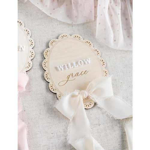 Scallop Lace Milestone Markers, Hospital Name Announcement Sign, Bow Baby Shower, Girl Hello World, She's Here, Photo Prop, Girl Month Cards - Etsy