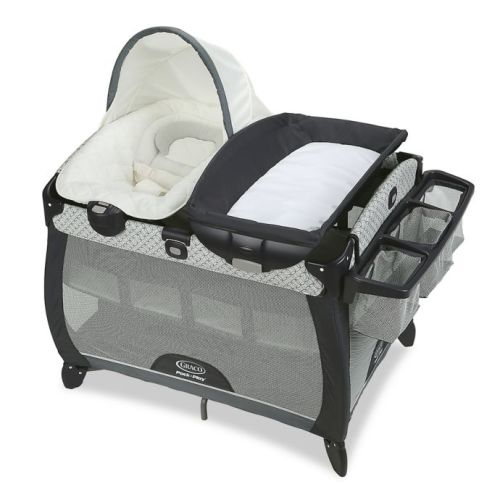 Graco Pack 'n Play Quick Connect Portable Napper Deluxe with Bassinet in McKinley