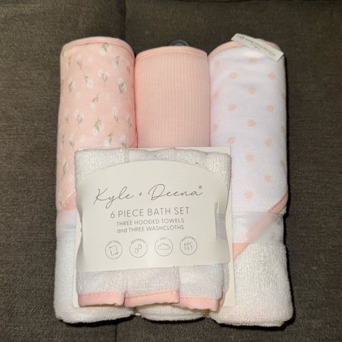Pink and White 6-Piece Bath Set