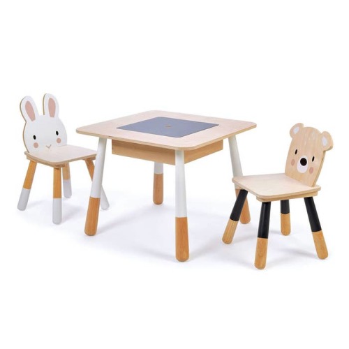 Table & Chairs
