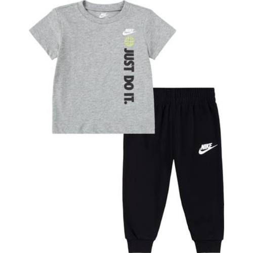 Futura T-Shirt & Pants Set