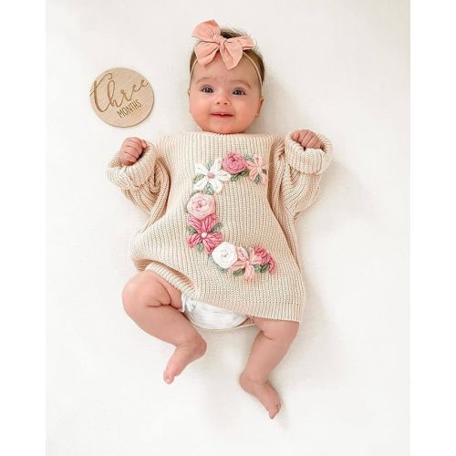 Pearhead Wooden Monthly Milestone Photo Cards, Baby Announcement Cards, Pregnancy Journey Milestone Markers, 7 Double Sided Engraved Photo Prop Milestone Discs, Light Wood - Baby Monthly Milestone Discs