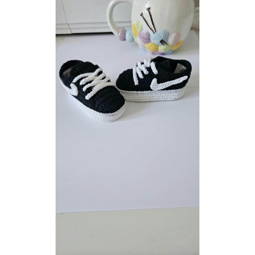 Crochet Baby Sneakers