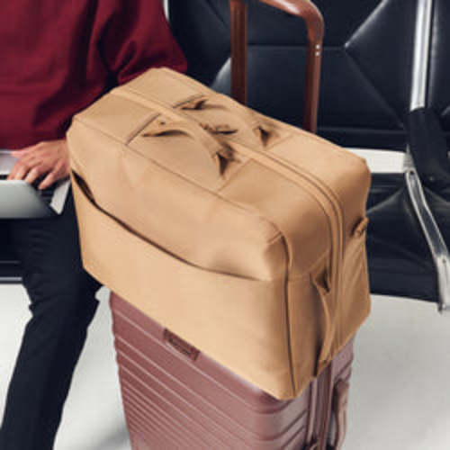 BÉIS 'The Ultimate Diaper Backpack' in Camel - Diaper Bag Backpack in Camel Brown