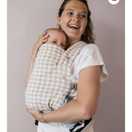 The Mama Carrier - Sand Houndstooth Beige
