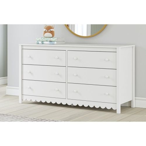 Signature Design by Ashley Hallityn 6 Drawer Dresser, White