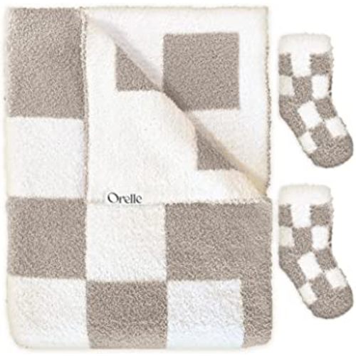 Orelle “Lil’ Puff” - Cuddly Checkered Baby Blanket & Socks - Cozy Soft Checkered Throw Blanket Set - Fluffy Knit Newborn Checkerboard Blanket - Cute White & Grey Checkered Blanket - Earl Grey. 30x40”