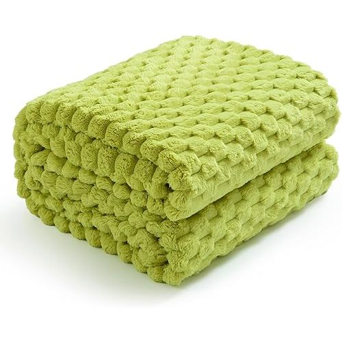 Excervent Flannel Fleece Throw Blanket (50x70 inches), Hexagon Jacquard Decorative Fuzzy Blankets for Household, Camping, and Travel, Super Soft Cozy, Suitable for All Seasons, Light Green