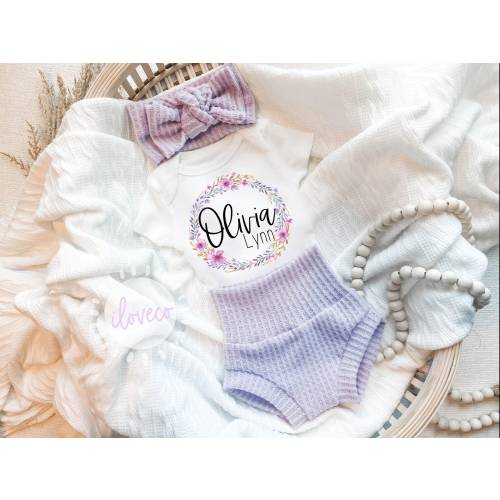 Handmade Baby Girl Coming Home Outfit / Baby Bloomer Newborn Photo Outfit / Baby Bummies Newborn Baby Girl Gift / Handmade Floral Leggings