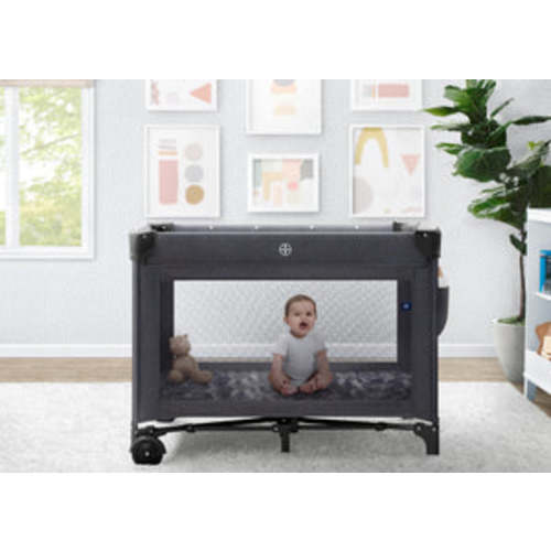 babyGap Deluxe Play Yard