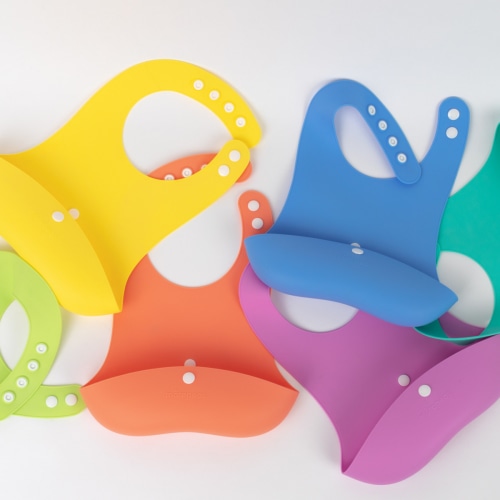 Roll & Snap Bib