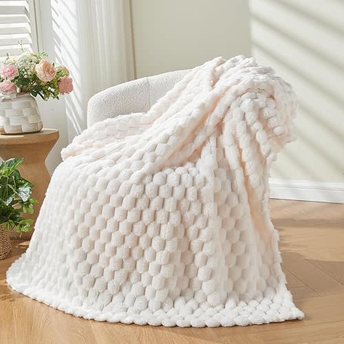 NEWCOSPLAY Super Soft Throw Blanket Ivory Premium Silky Flannel Fleece 3D Clouds Stylish Jacquard Lightweight Bed Blanket All Season Use 350GSM (Ivory, Throw(50"x60"))