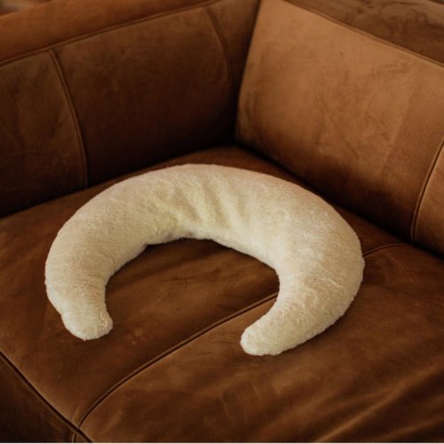 Senger Nursing Pillow - Vanilla- Blue Otter Toys