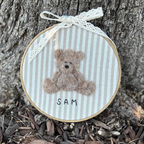Needle felted teddy bear Embroidered name hoop Baby birth announcement Personalized embroidery nursery decor Custom newborn gift Wall art