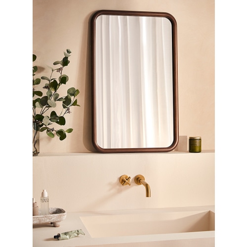 Woody richness round mirror