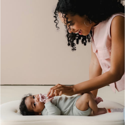 Snuggle Me Organic Infant Lounger Curve - Natural