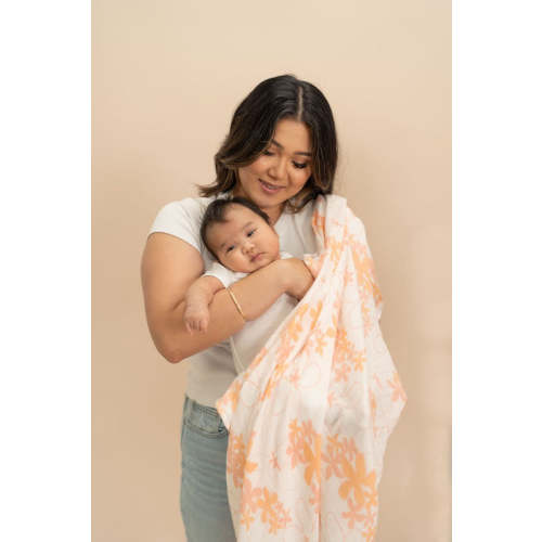 White Pua Melia (Plumeria) Bamboo Muslin Kapa Moe (Swaddle Blanket)