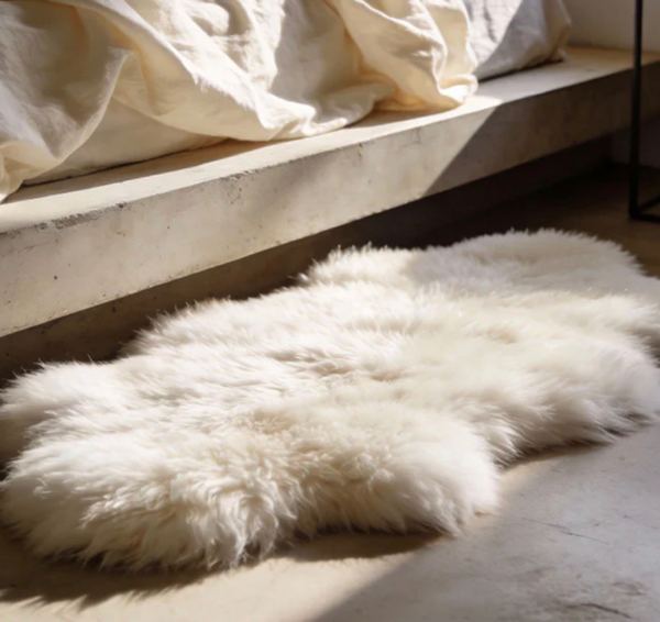 Luxurious Faux Sheepskin Rug | Washable – Pet-Proof & Stain-Resistant Fluffy Shag Rug for Bedroom & Nursery