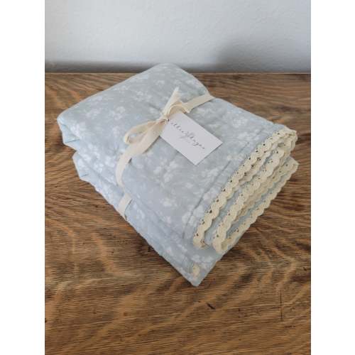 Daphne Icy Blue Floral 6 Layer Gauze Blanket